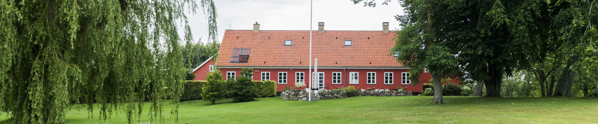 Dyssegården set fra vores grønne park.